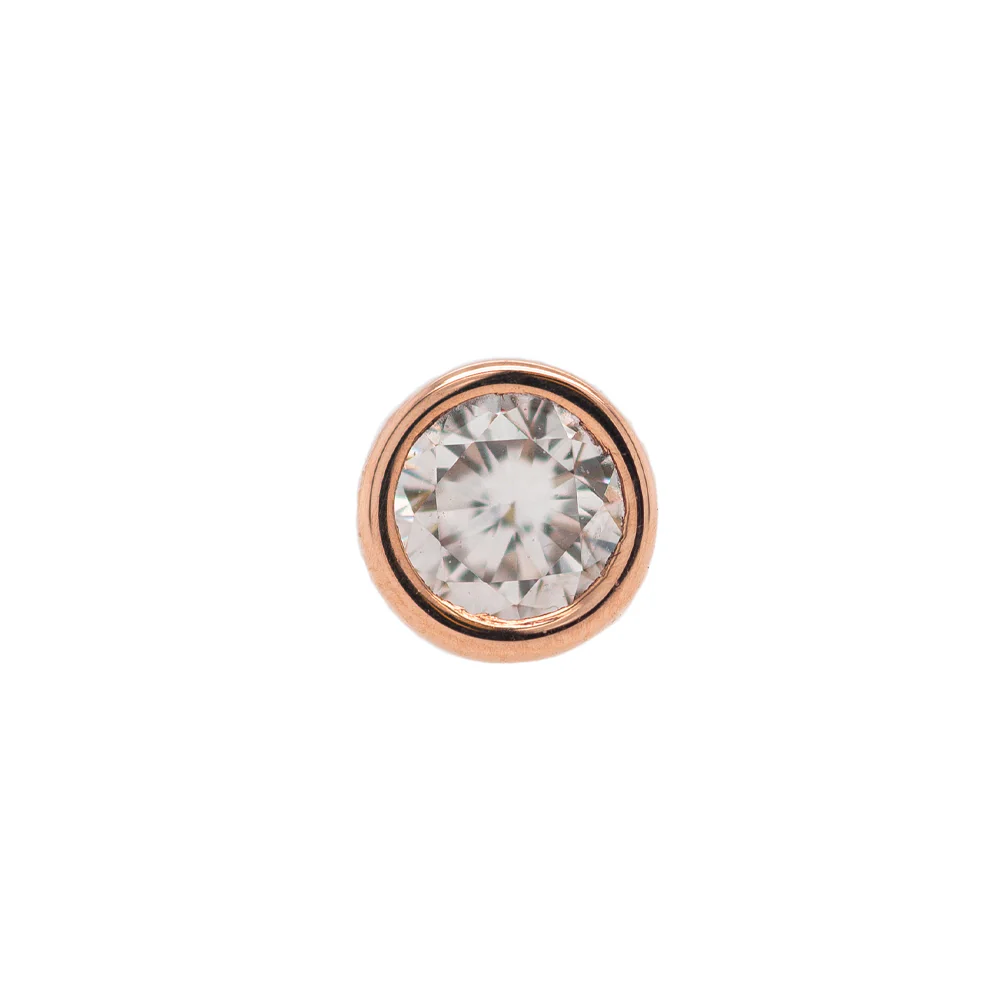 Bezel-Set Nostril Screw in Gold with DIAMOND - Image 6